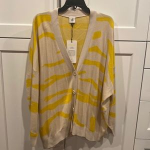 The roar cardigan from the cabi spring 2021 collection